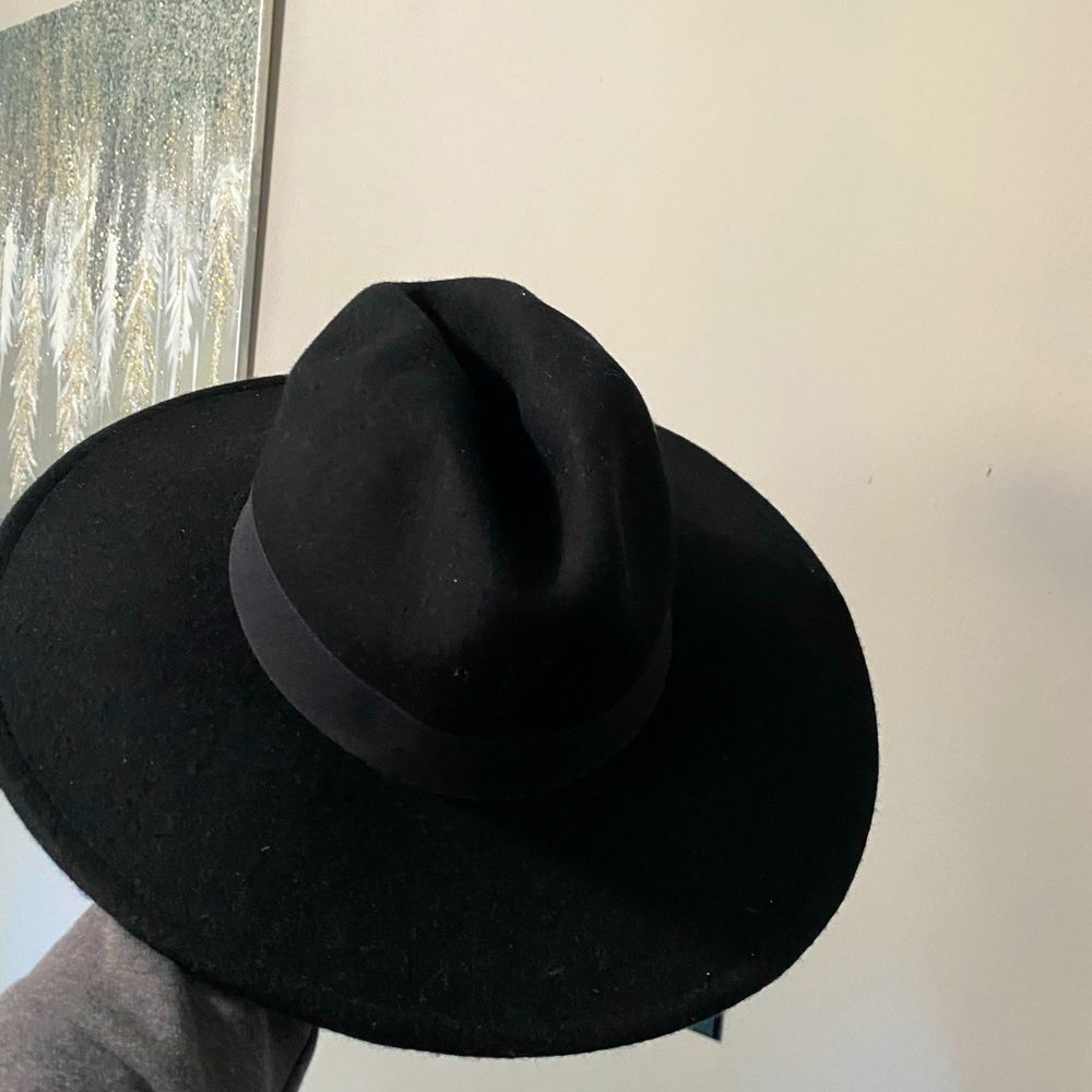 Black fadora hat brand new never worn